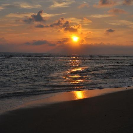 Villa Thalpe Breeze Unawatuna Esterno foto